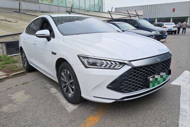Used BYD Qin PLUS 2023 Champion Edition DM-i 55KM Leading Model Front Right 45 Deg