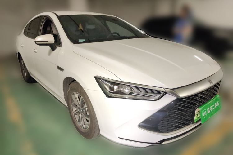Used BYD Qin PLUS 2023 Champion Edition DM-i 55KM Leading Model Front Right 45 Deg