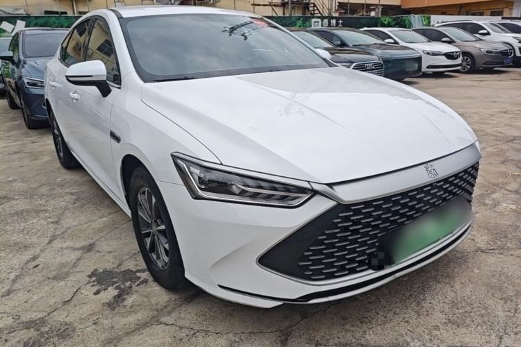 Used BYD Qin PLUS 2023 Champion Edition DM-i 55KM Leading Model Front Right 45 Deg