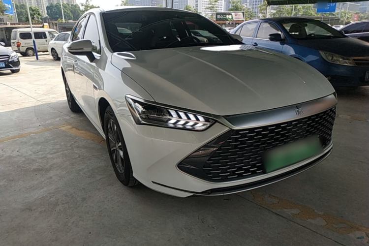 Used BYD Qin PLUS 2023 Champion Edition DM-i 55KM Leading Model Front Right 45 Deg