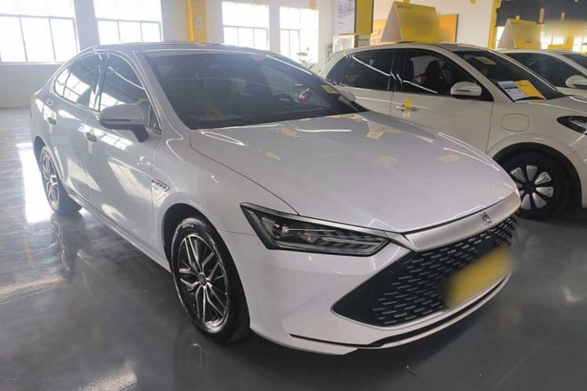 Used BYD Qin PLUS 2023 Champion Edition DM-i 120KM Excellence Model Front Right 45 Deg