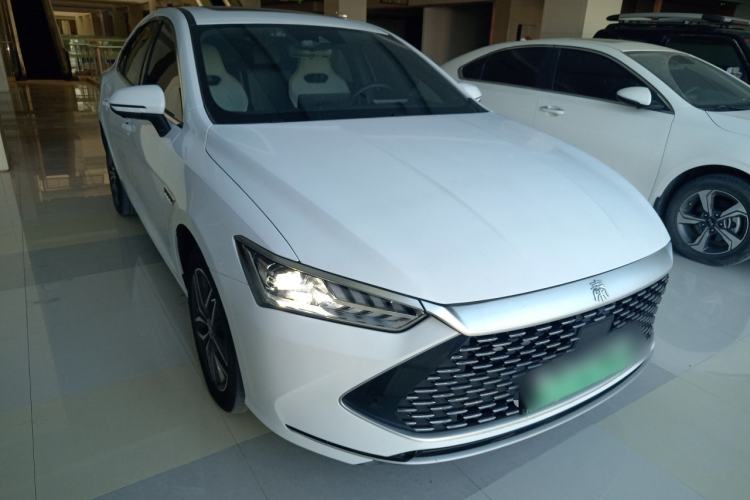 Used BYD Qin PLUS 2023 Champion Edition DM-i 120KM Excellence Model Front Right 45 Deg