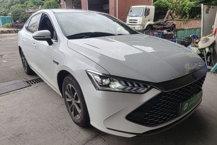 Used BYD Qin PLUS 2023 Champion Edition DM-i 55KM Leading Model Front Right 45 Deg
