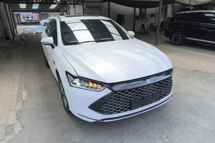 Used BYD Qin PLUS 2023 Champion Edition DM-i 120KM Leading Model Front Right 45 Deg