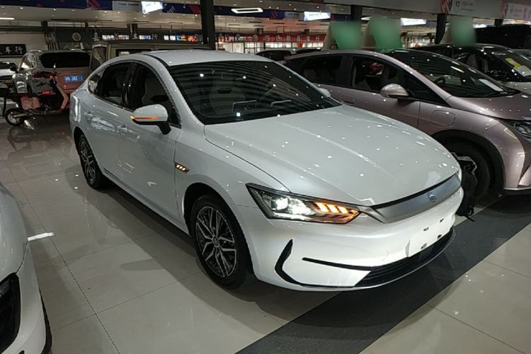Used BYD Qin PLUS 2023 Champion Edition EV 420KM Leading Model Front Right 45 Deg