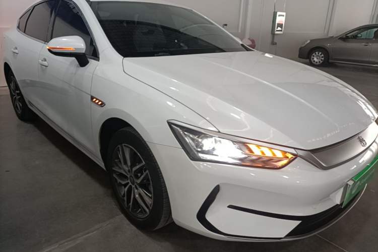 Used BYD Qin PLUS 2023 Champion Edition EV 420KM Leading Model Front Right 45 Deg