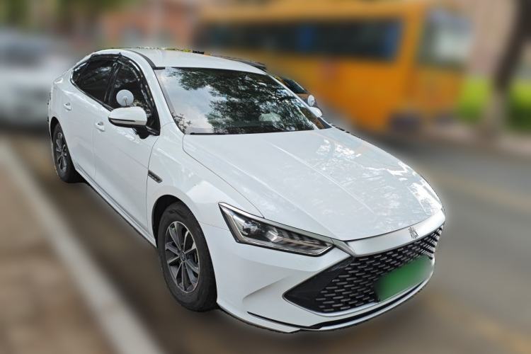 Used BYD Qin PLUS 2023 Champion Edition DM-i 55KM Leading Model Front Right 45 Deg