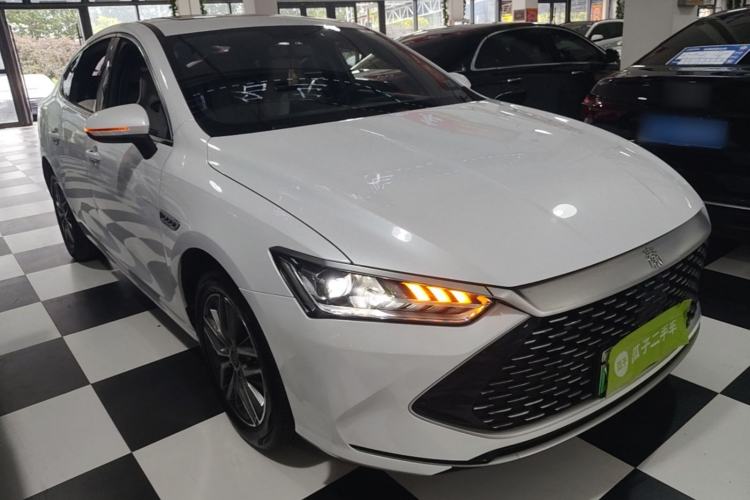 Used BYD Qin PLUS 2023 Champion Edition DM-i 120KM Leading Model Front Right 45 Deg
