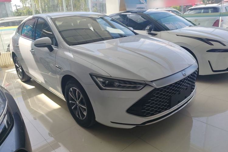 Used BYD Qin PLUS 2023 Champion Edition DM-i 55KM Leading Model Front Right 45 Deg