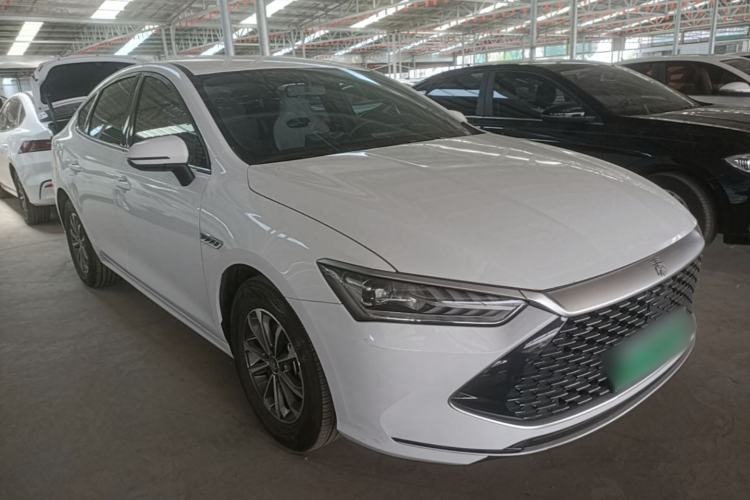 Used BYD Qin PLUS 2023 Champion Edition DM-i 55KM Leading Model Front Right 45 Deg