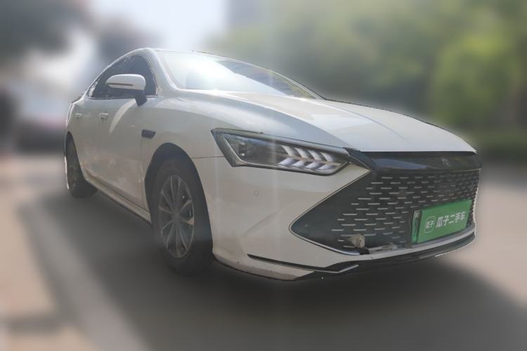 Used BYD Qin PLUS 2023 Champion Edition DM-i 55KM Leading Model Front Right 45 Deg