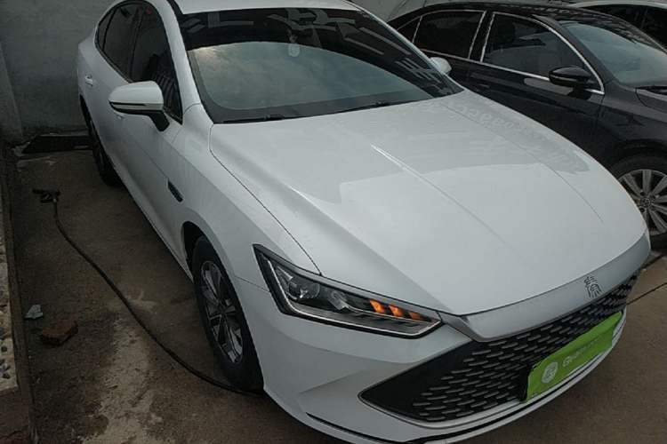 Used BYD Qin PLUS 2023 Champion Edition DM-i 55KM Leading Model Front Right 45 Deg
