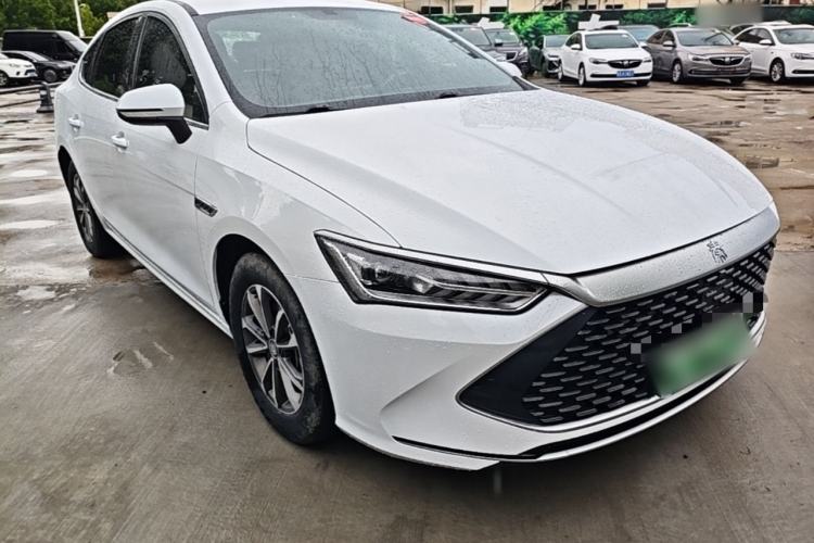 Used BYD Qin PLUS 2023 Champion Edition DM-i 55KM Leading Model Front Right 45 Deg