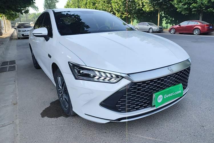 Used BYD Qin PLUS 2023 Champion Edition DM-i 120KM Leading Model Front Right 45 Deg
