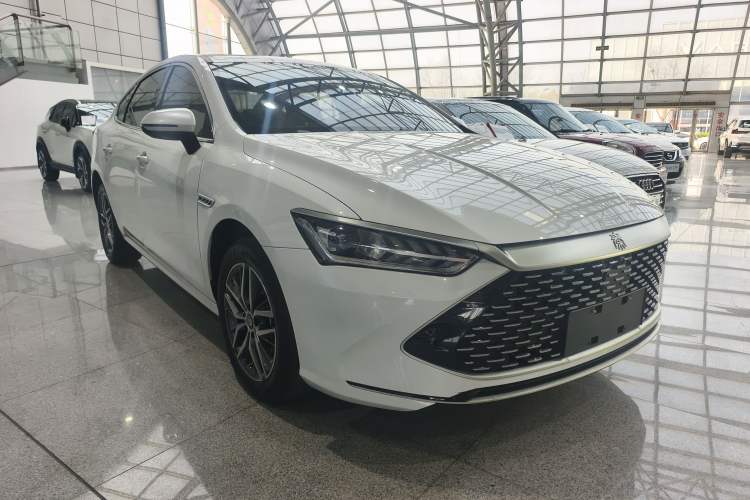 Used BYD Qin PLUS 2023 Champion Edition DM-i 120KM Beyond Model Front Right 45 Deg