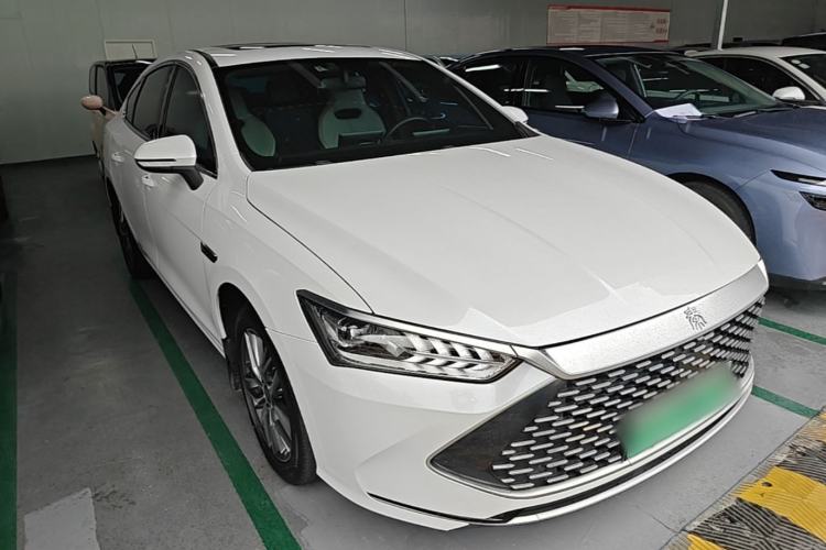 Used BYD Qin PLUS 2023 Champion Edition DM-i 120KM Leading Model Front Right 45 Deg