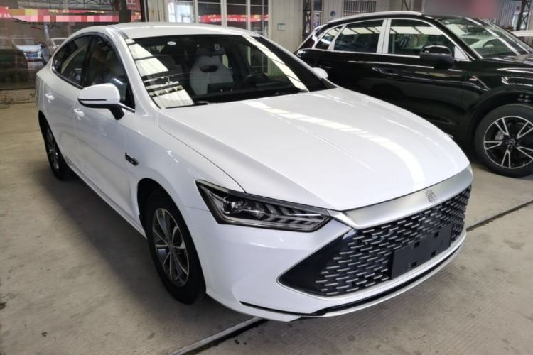 Used BYD Qin PLUS 2023 Champion Edition DM-i 55KM Leading Model Front Right 45 Deg