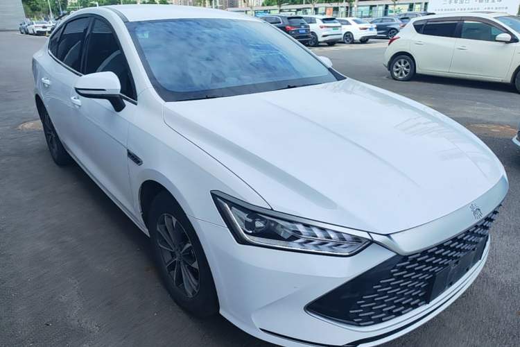 Used BYD Qin PLUS 2023 Champion Edition DM-i 55KM Leading Model Front Right 45 Deg