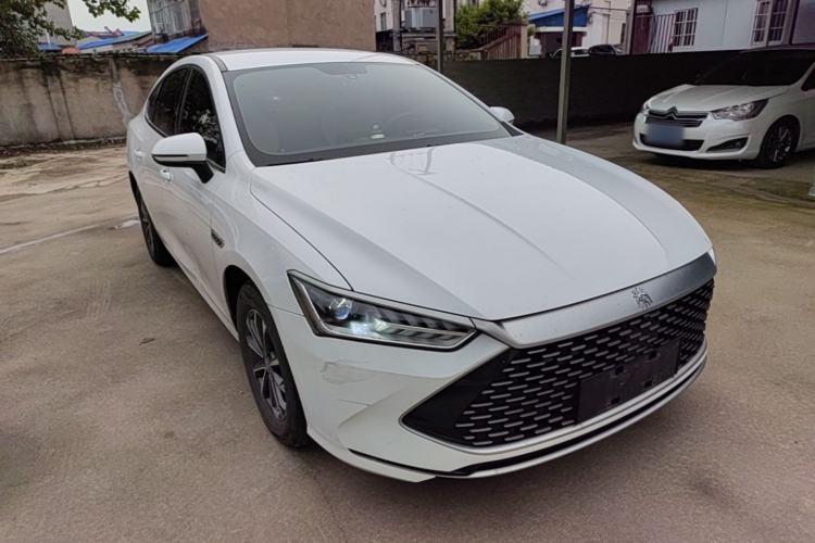 Used BYD Qin PLUS 2023 Champion Edition DM-i 55KM Leading Model Front Right 45 Deg