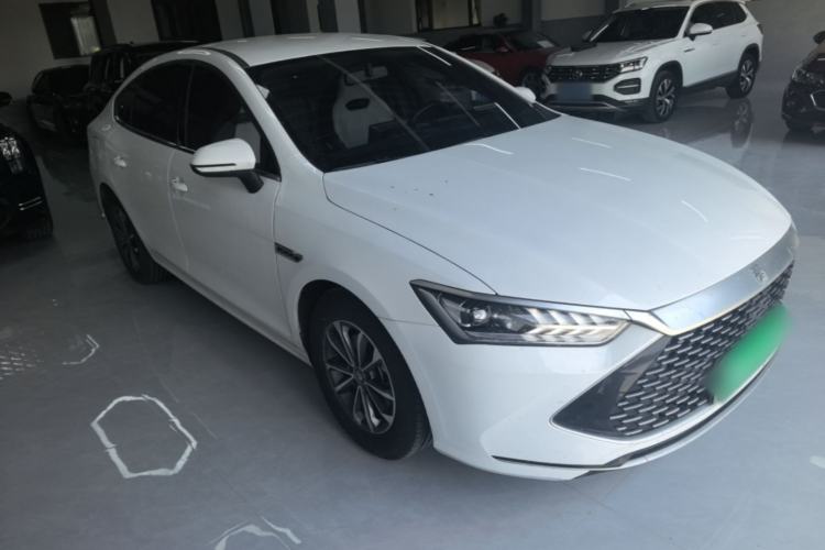 Used BYD Qin PLUS 2023 Champion Edition DM-i 55KM Leading Model Front Right 45 Deg
