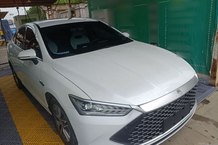 Used BYD Qin PLUS 2023 Champion Edition DM-i 120KM Leading Model Front Right 45 Deg
