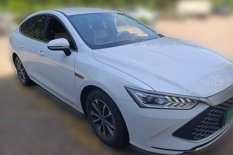 Used BYD Qin PLUS 2023 Champion Edition DM-i 55KM Leading Model Front Right 45 Deg