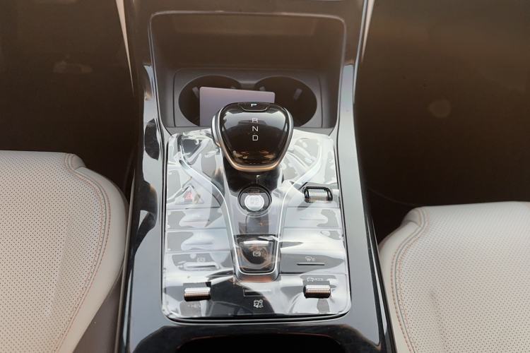 Used BYD Qin PLUS 2023 Champion Edition DM-i 55KM Leading Model Gear Lever
