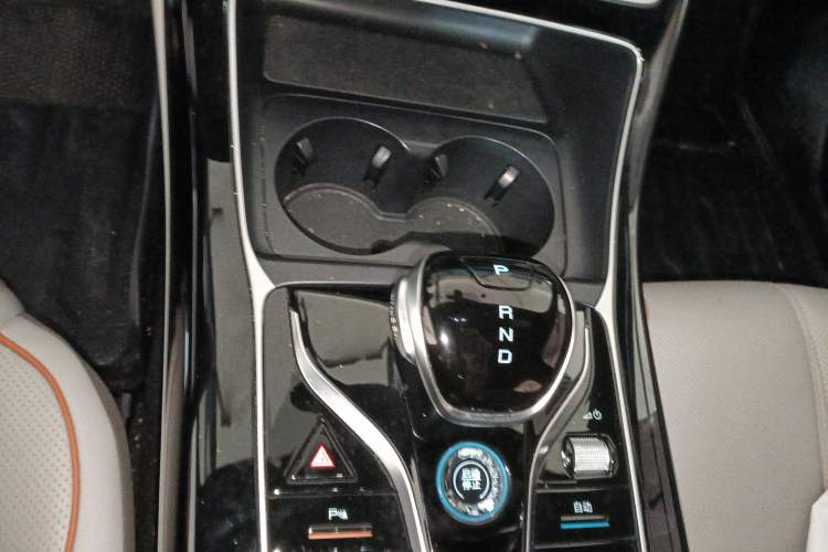 Used BYD Qin PLUS 2023 Champion Edition EV 510KM Leading Model Gear Lever