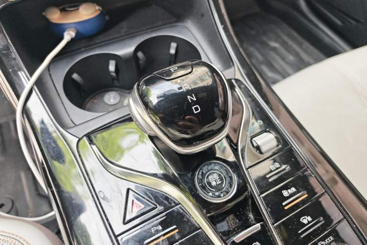 Used BYD Qin PLUS 2023 Champion Edition DM-i 55KM Leading Model Gear Lever