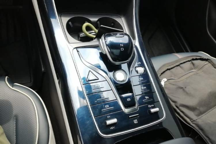 Used BYD Qin PLUS 2023 Champion Edition DM-i 120KM Leading Model Gear Lever