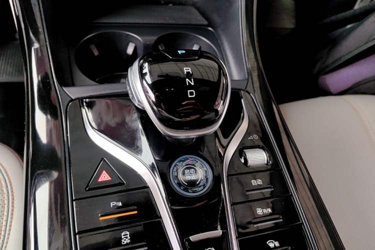 Used BYD Qin PLUS 2023 Champion Edition DM-i 55KM Leading Model Gear Lever
