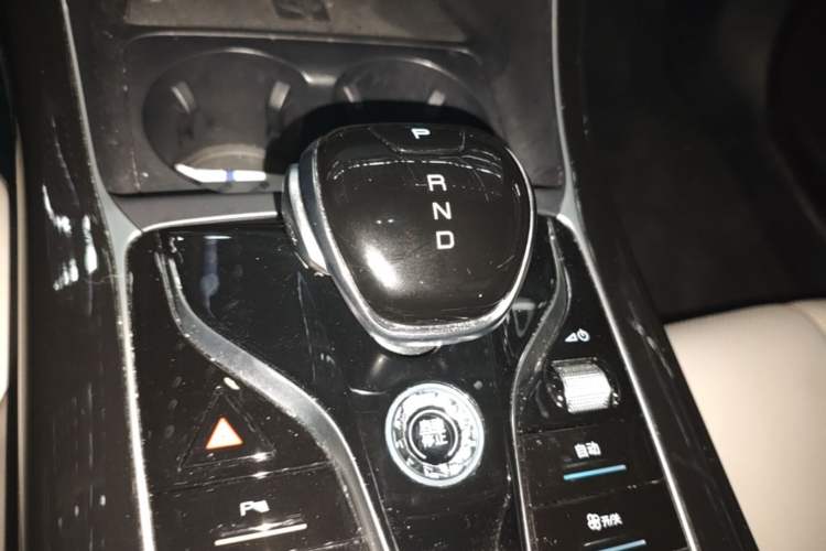 Used BYD Qin PLUS 2023 Champion Edition DM-i 120KM Beyond Model Gear Lever