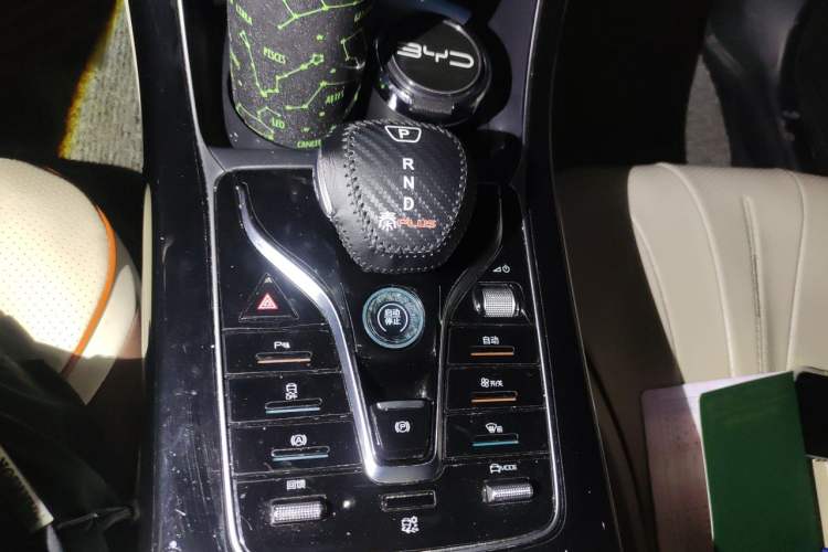 Used BYD Qin PLUS 2023 Champion Edition EV 510KM Leading Model Gear Lever