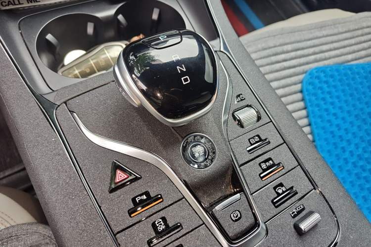 Used BYD Qin PLUS 2023 Champion Edition DM-i 55KM Leading Model Gear Lever