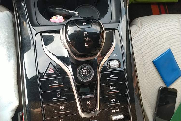 Used BYD Qin PLUS 2023 Champion Edition DM-i 55KM Leading Model Gear Lever