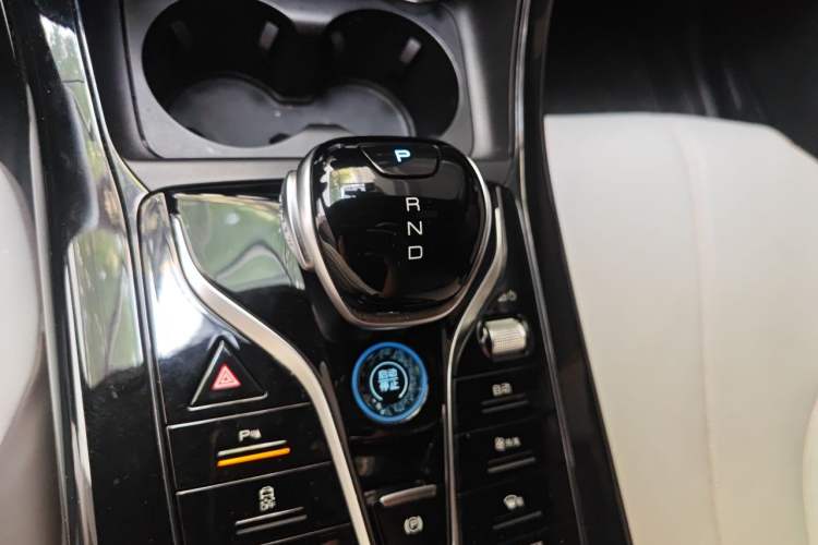 Used BYD Qin PLUS 2023 Champion Edition DM-i 55KM Leading Model Gear Lever