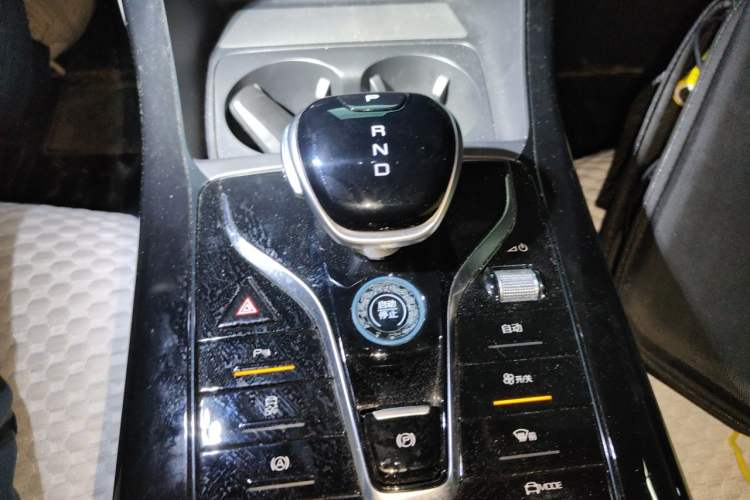 Used BYD Qin PLUS 2023 Champion Edition DM-i 55KM Leading Model Gear Lever