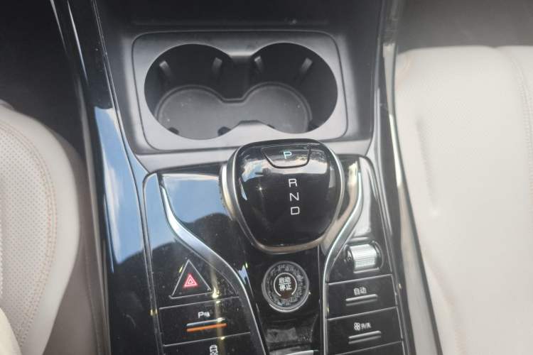 Used BYD Qin PLUS 2023 Champion Edition DM-i 55KM Leading Model Gear Lever