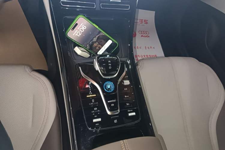 Used BYD Qin PLUS 2023 Champion Edition DM-i 55KM Leading Model Gear Lever