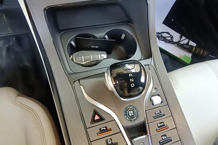 Used BYD Qin PLUS 2023 Champion Edition DM-i 55KM Leading Model Gear Lever