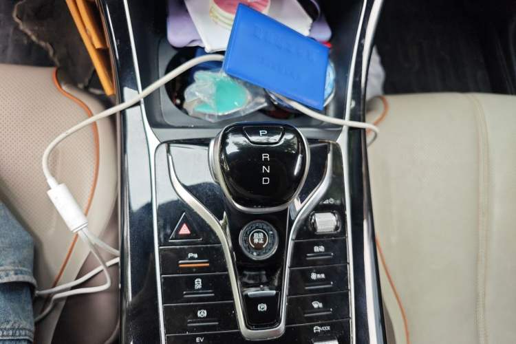 Used BYD Qin PLUS 2023 Champion Edition DM-i 55KM Superior Model Gear Lever