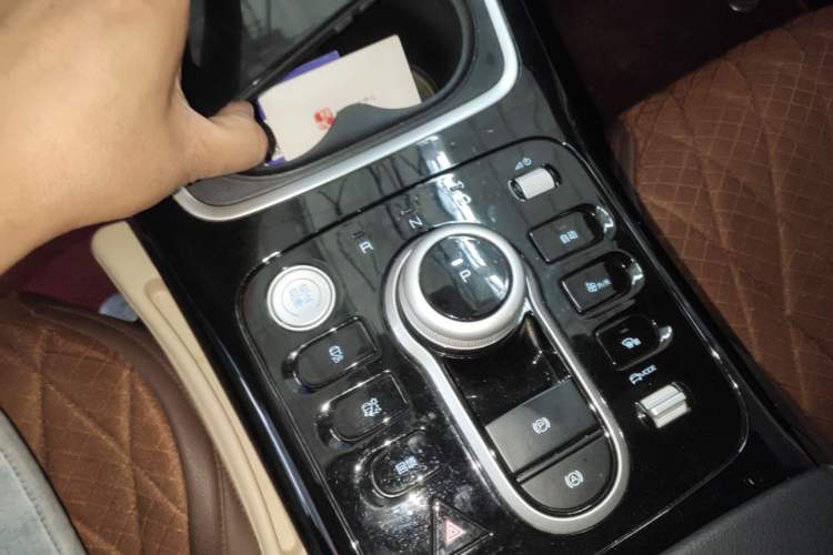 Used BYD Qin PLUS 2023 EV 510KM Travel Edition Gear Lever