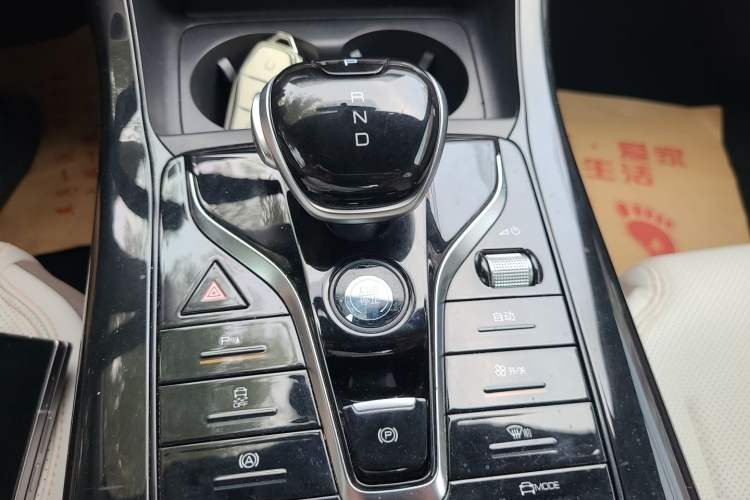 Used BYD Qin PLUS 2023 Champion Edition DM-i 55KM Leading Model Gear Lever