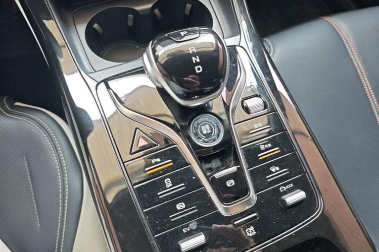 Used BYD Qin PLUS 2023 Champion Edition DM-i 55KM Leading Model Gear Lever