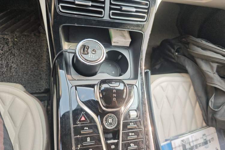 Used BYD Qin PLUS 2023 Champion Edition DM-i 55KM Leading Model Gear Lever