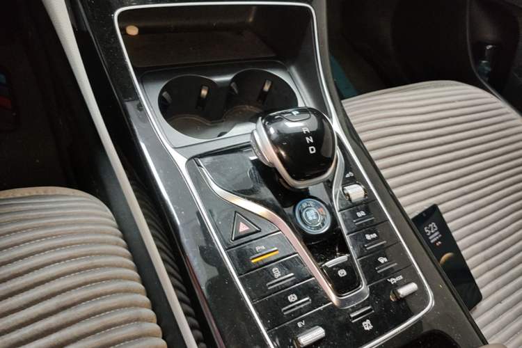 Used BYD Qin PLUS 2023 Champion Edition DM-i 120KM Leading Model Gear Lever