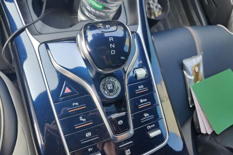 Used BYD Qin PLUS 2023 Champion Edition DM-i 120KM Excellence Model Gear Lever