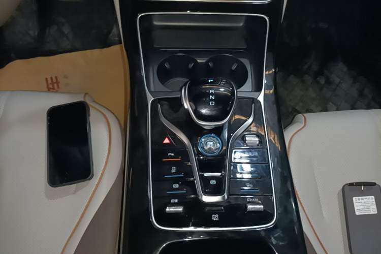 Used BYD Qin PLUS 2023 Champion Edition EV 420KM Leading Model Gear Lever