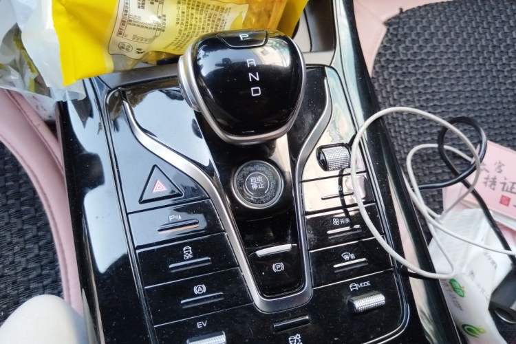 Used BYD Qin PLUS 2023 Champion Edition DM-i 55KM Leading Model Gear Lever