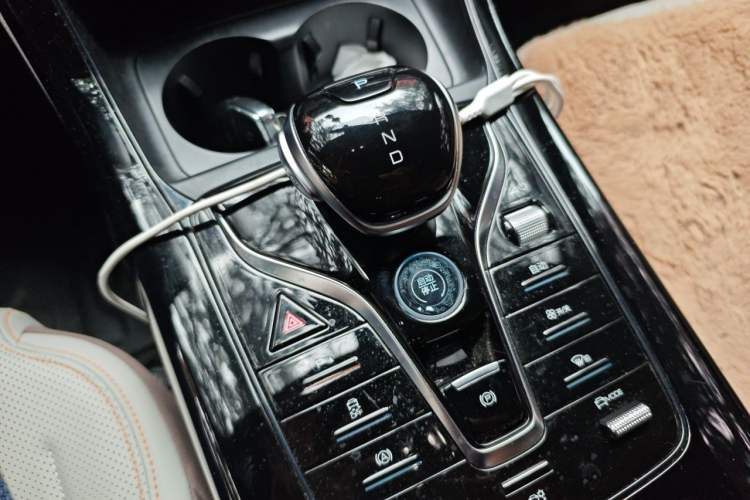 Used BYD Qin PLUS 2023 Champion Edition DM-i 55KM Leading Model Gear Lever